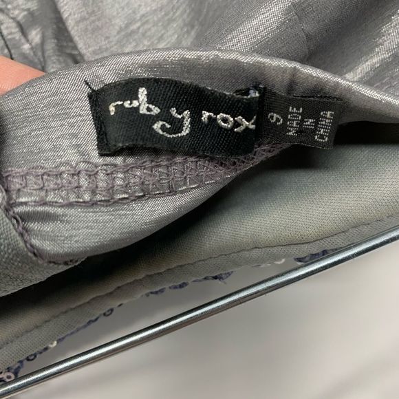 Ruby Rox Silver Metallic Mini Dress Sequins Mini Sparkle Sz 9 - Picture 3 of 10